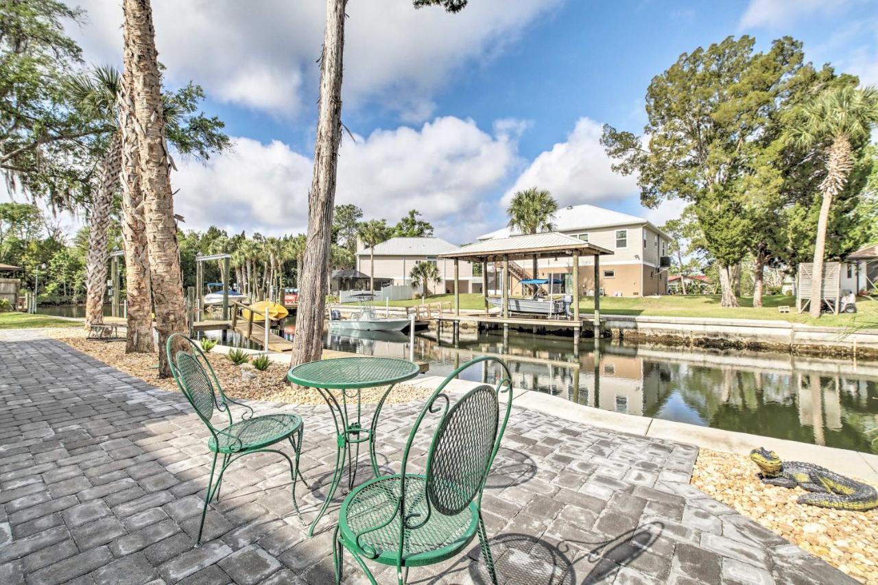 Canalside Crystal River Home With Dock And Kayaks Exterior photo